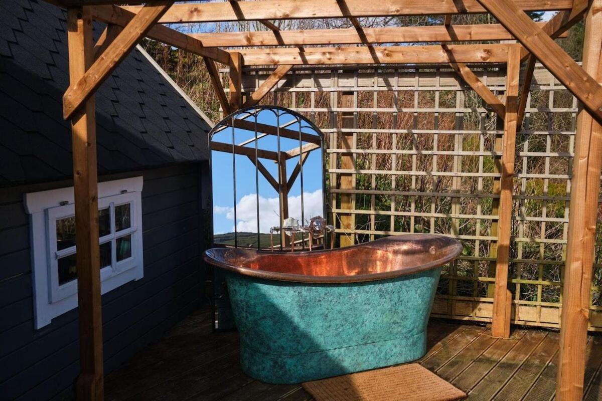 1 - Ein Trysor Cudd - Outdoor Bathtub - Incredible Views Villa Pont Sticill Exterior photo